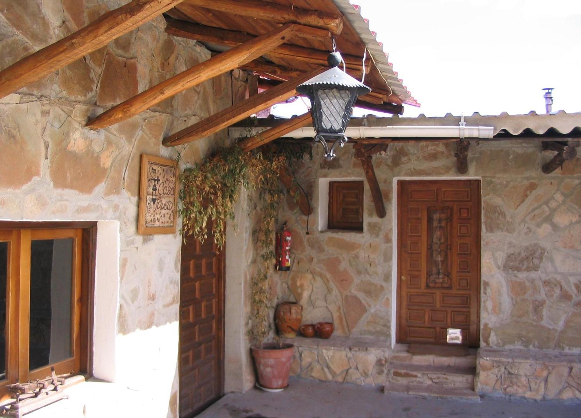 Camping Casa Fausto Cerca De Dinopolis Formiche Alto Стая снимка